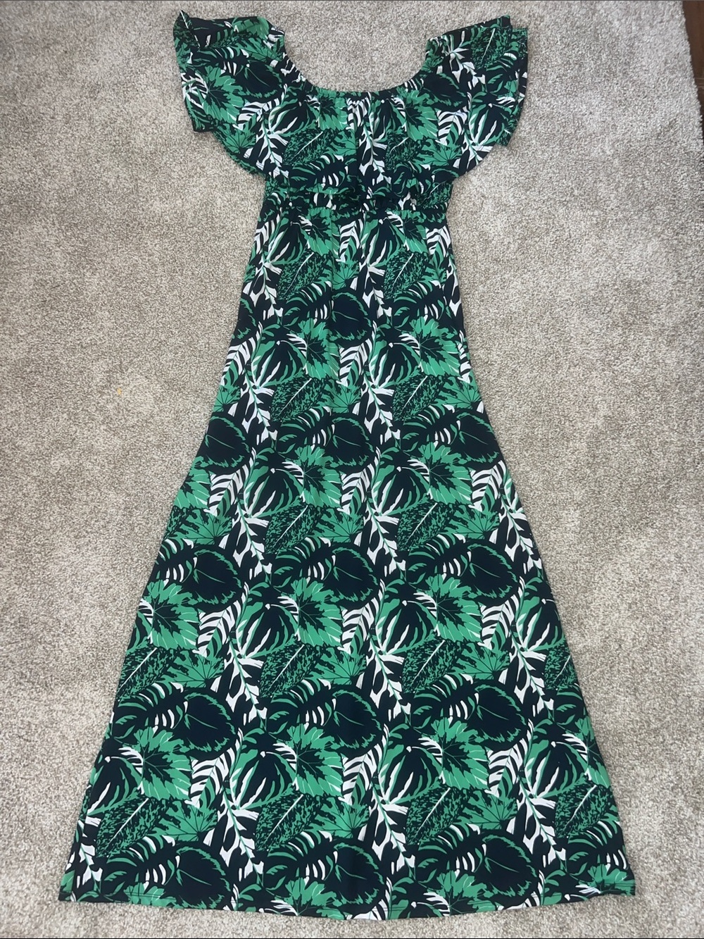 Green Tropical Print Off-Shoulder Maxi Dress